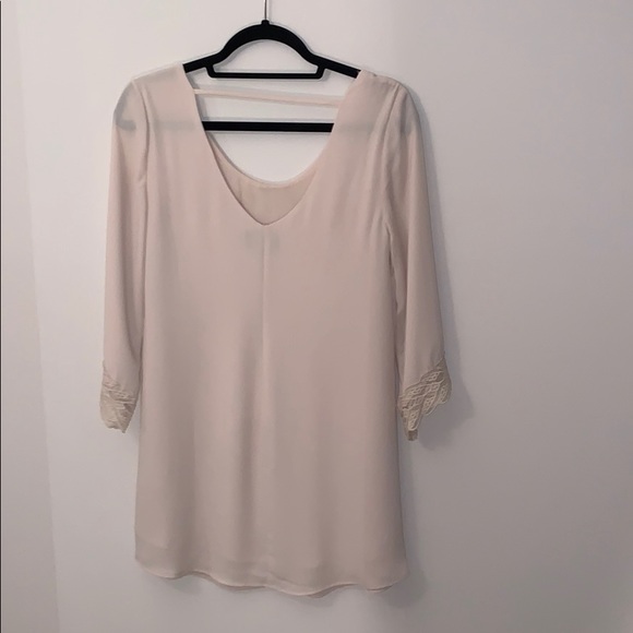 Cream long sleeve dress with lace accents - Picture 2 of 5